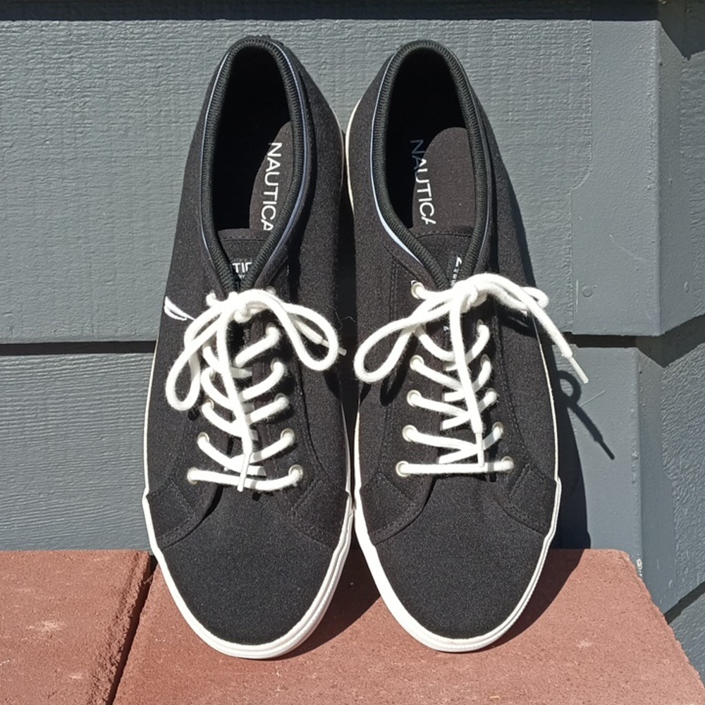 Nautica men's classic low top canvas sneakers